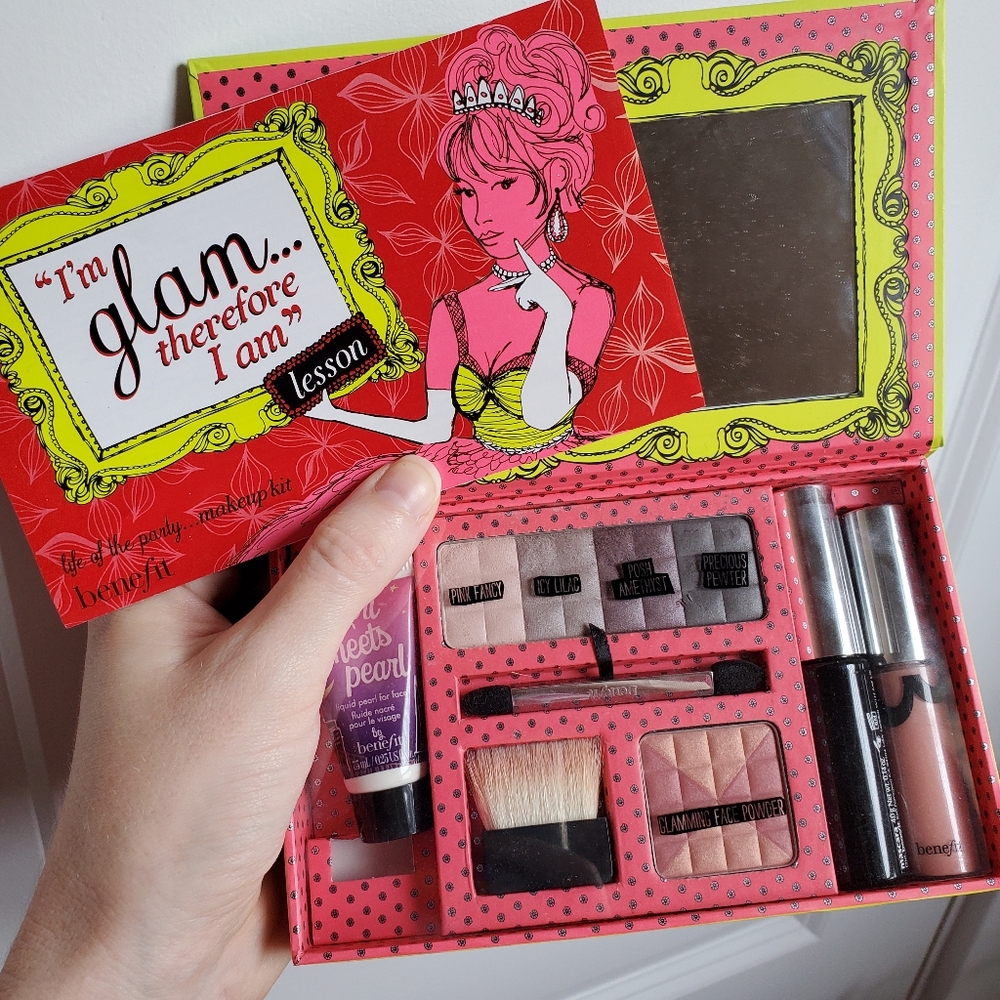 Benefit "I'm glam therefore I am" makeup kit